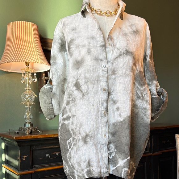 Beautiful tie dye European linen button down